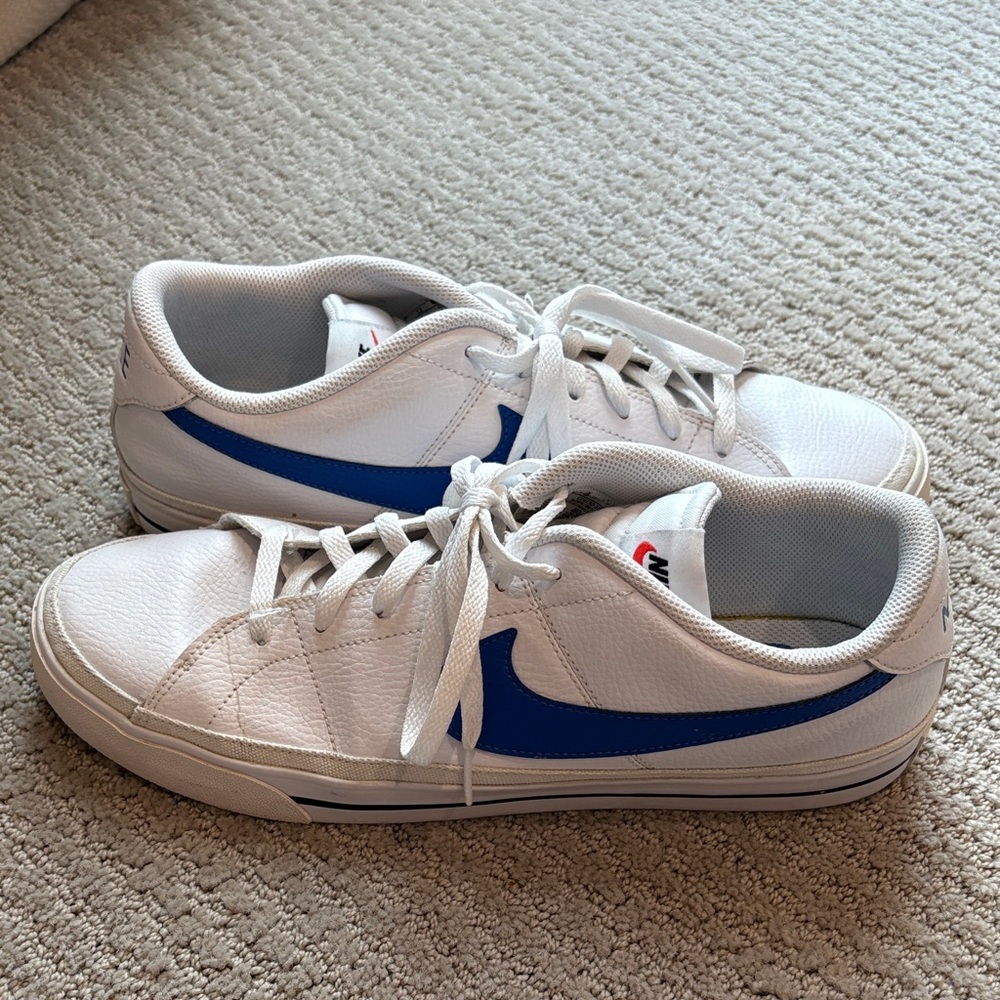 Nike White and Blue Casual Sneakers
